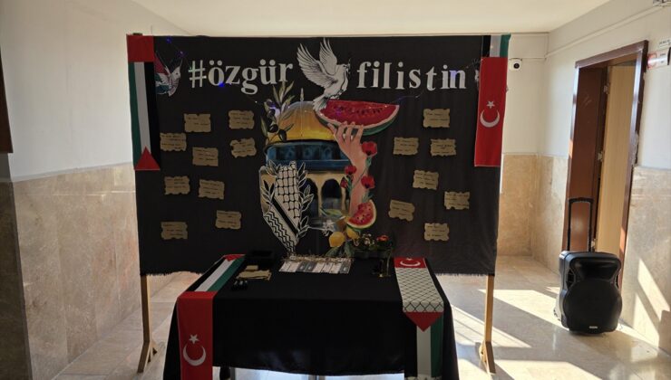 Aksaray Eskil’de lise öğrencileri Gazze için “Filistin Sokağı” sergisi düzenledi