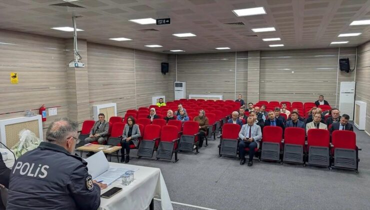 Amasya Göynücek’te Kaymakam Akman başkanlığında okul güvenliği toplantısı yapıldı