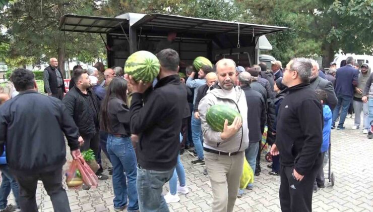 Amasya’da pazarcı 200 bin liralık 10 ton karpuzu ücretsiz dağıttı! 5 dakikada tükendi