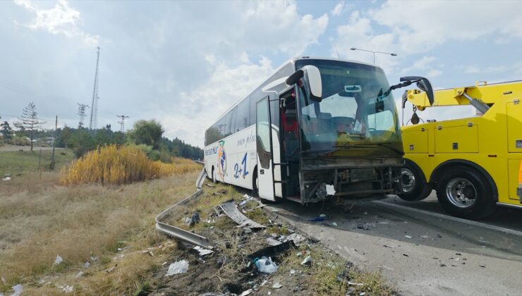Anadolu Otoyolu Gerede geçişinde otobüs ile tır çarpıştı, 2 kişi yaralandı