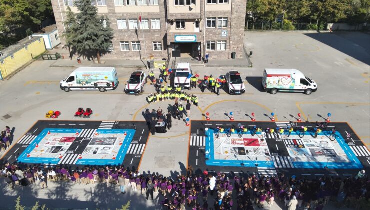Ankara’da jandarma, Bağlıca İlkokulunda 450 öğrenciye trafik güvenliği eğitimi verdi