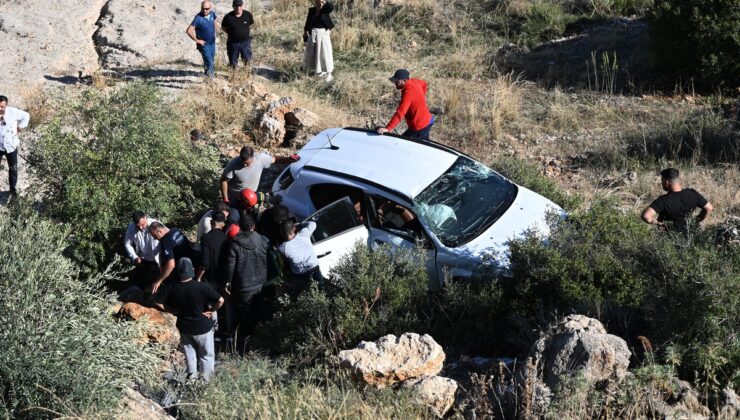 Antalya Kepez’de otomobil yaklaşık 30 metreden yuvarlandı, sürücü yaralandı