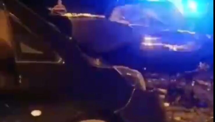 Ardahan Posof’ta kafa kafaya çarpışan 2 otomobildeki 4 kişi yaralandı, 2’si ağır