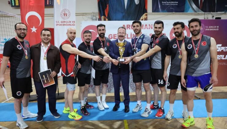 Ardahan’da 4. Kamu Spor Oyunları voleybol finaliyle sona erdi