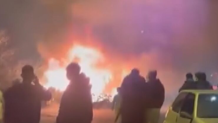Arnavutköy’de çiçekçi dükkanında çıkan yangında dükkan kullanılamaz hale geldi