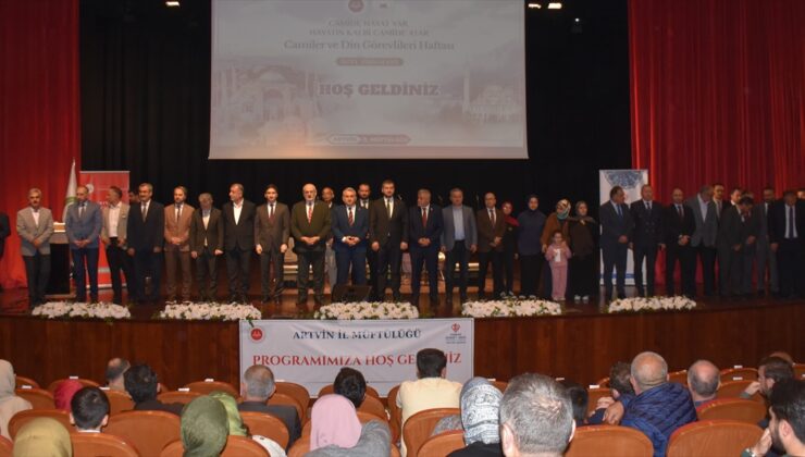 Artvin’de Diyanet İşleri Başkan Yrd. camilerin ilimle yaşatılması gerektiğini söyledi