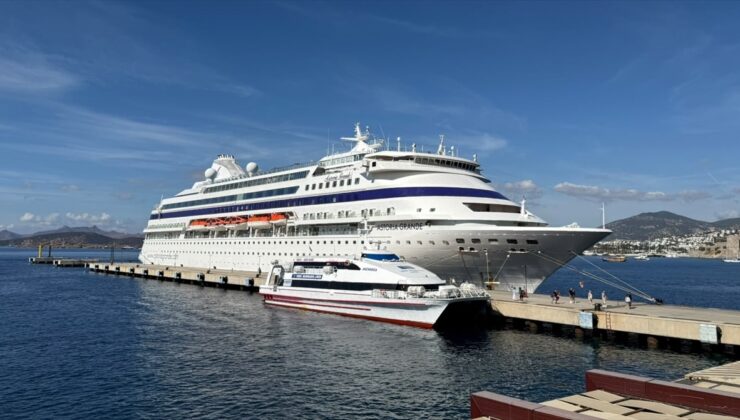 Astoria Grande kruvaziyeri Bodrum’a 447 turist getirdi, Marmaris’e gidecek