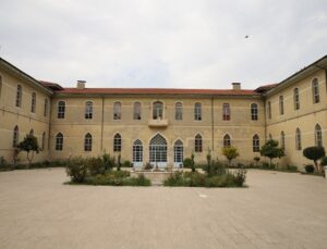 Atatürk’ün 1931’de ziyaret ettiği Denizli Lisesi 152 yıldır eğitim veriyor