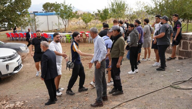 Avrupa’dan gelen 45 kişilik Keldani kafilesi Şırnak’ta Aksu köyünü ziyaret etti