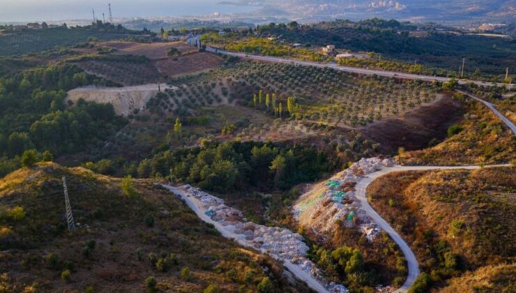 Aydın Kuşadası’nda Yaylaköy’de dere yatakları çöple doldu, EKODOSD uyardı