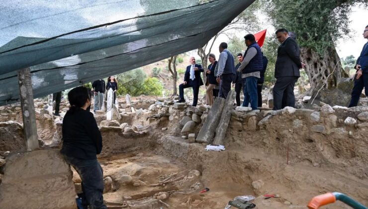 Aydın Valisi Varol, Nazilli’deki Bozyurt Horasan Mezarlığı kazısında inceleme yaptı