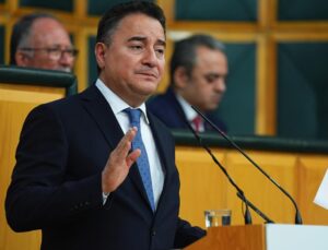 Babacan: Vurgunun faturası 150 milyar doları aştı, erime sürüyor