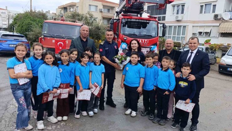 Bağyüzü İlkokulu öğrencileri Ayvalık’ta itfaiyecilerin haftasını kutladı