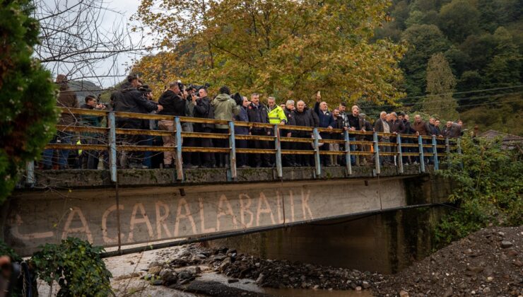 Bakan Çiftçi, 48 kişinin tahliye edildiği Sakarya Karapürçek’te incelemelerde bulundu