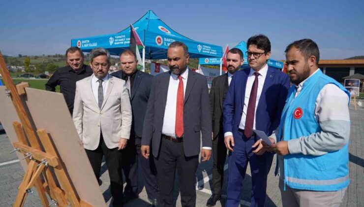 BARÜ’de Gazze için fotoğraf sergisi açıldı, çadırlarda farkındalık çalışması yapıldı