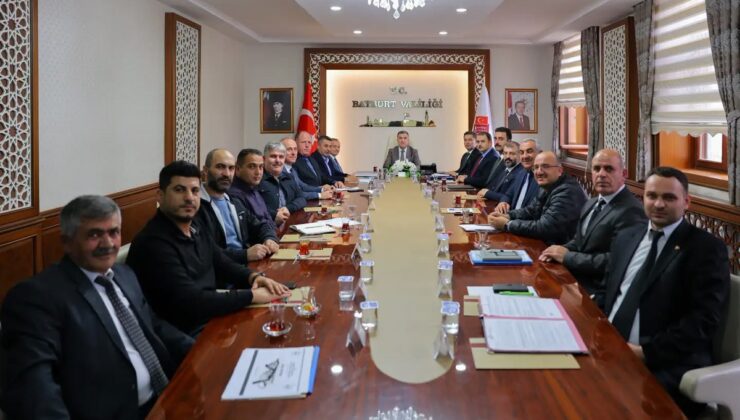 Bayburt’ta KÖYDES yatırımları Vali Eldivan başkanlığındaki toplantıda görüşüldü