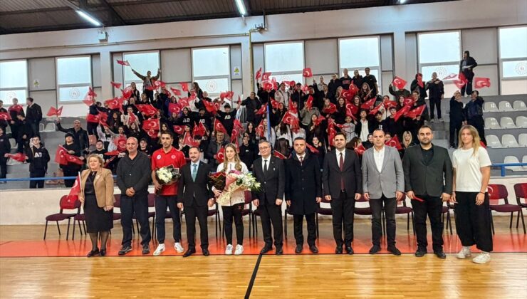 Biga’da Avrupa şampiyonu boksör Fatma Belinay Ergin için karşılama töreni düzenlendi
