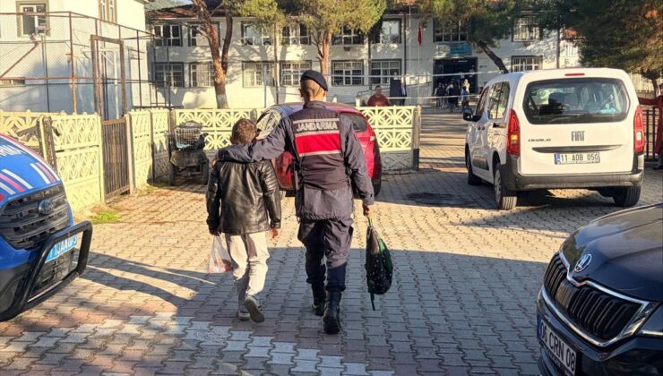 Bilecik’te jandarma ekipleri 20 okul çevresinde güvenlik denetimi yaptı