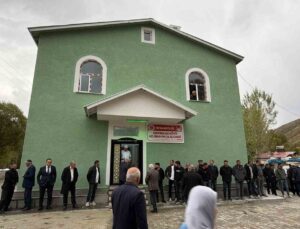 Bitlis Tatvan Kırkbulak’ta hayırsever desteğiyle cami törenle ibadete açıldı