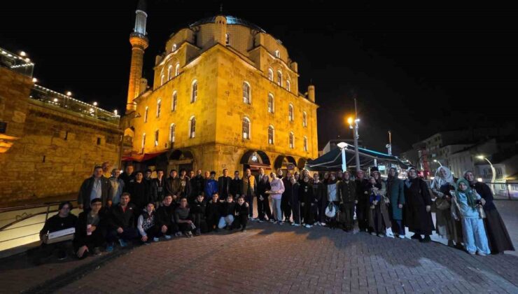 Bolu Fen Lisesi öğrencileri aileleriyle Yıldırım Beyazıt Camii’nde bir araya geldi