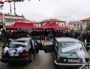 Bolu Gerede’de cami için müzayedede iki otomobil 410 bin liraya alıcı buldu