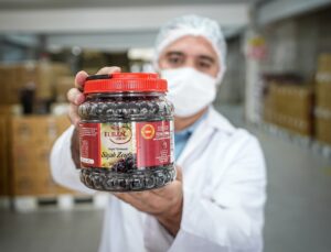 Bursa Gemlik cezaevi zeytin atölyesi hükümlülere meslek öğretip çiftçiye pazar oluyor