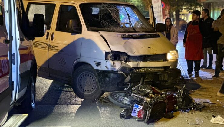 Bursa İznik’te minibüsle çarpışan motosikletin sürücüsü yaralandı
