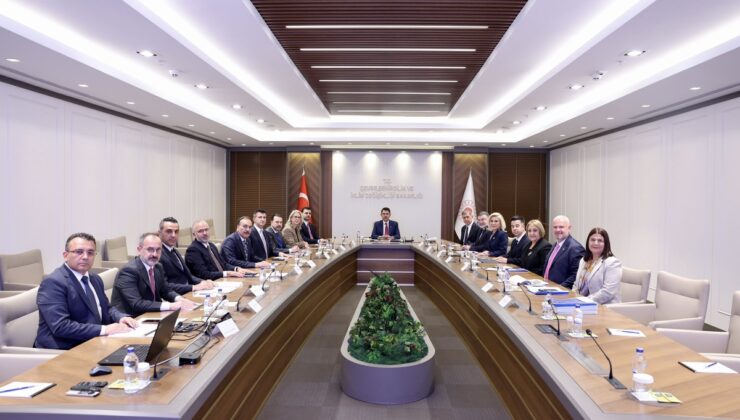 Çevre Bakanı Kurum, İzmir için kentsel dönüşüm ve Körfez Eylem Planı’nı görüştü