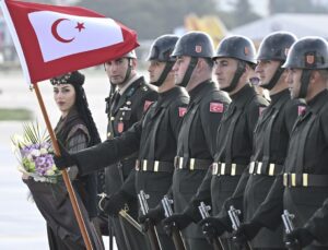 Cumhurbaşkanı Erdoğan, Kazakistan Cumhurbaşkanı Tokayev’i karşıladı