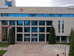 Danıştay, uyarma cezasının sicilden silinmesi talebinin reddini hukuka aykırı buldu