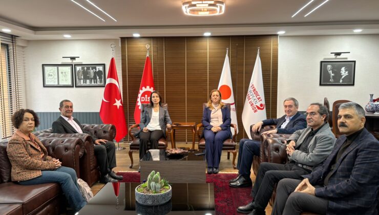 DEM Parti Eş Genel Başkanları, DİSK Genel Merkezi’nde Arzu Çerkezoğlu ile görüştü