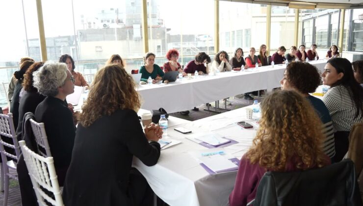 DEM Parti Kadın Meclisi İstanbul’da 2027 bütçesini kadın emeği odağında tartıştı