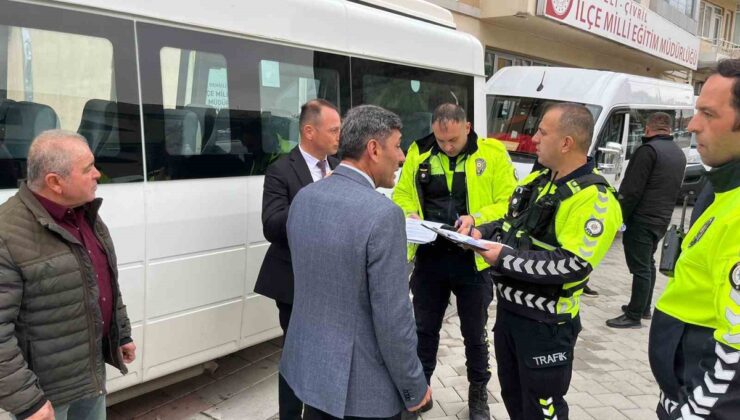 Denizli Çivril’de öğrenci servisleri denetlendi, güvenlik ekipmanları kontrol edildi