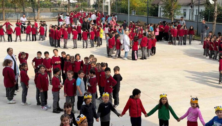 Düzce genelindeki tüm okullarda eş zamanlı tahliye tatbikatı saat 11.30’da yapıldı