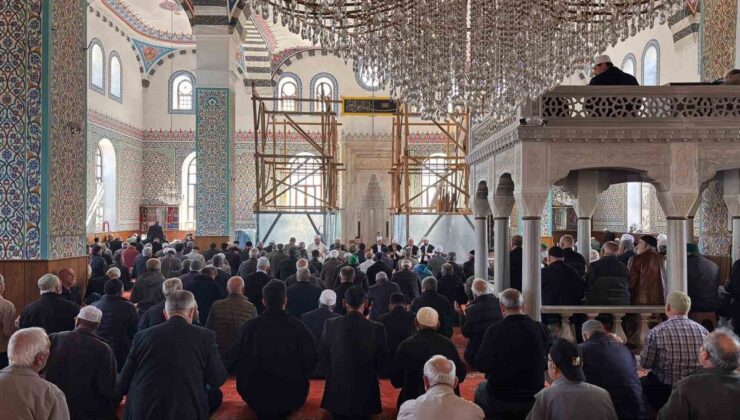 Düzce İl Müftülüğü, vefat eden din görevlileri için Mevlid-i Şerif programı düzenledi