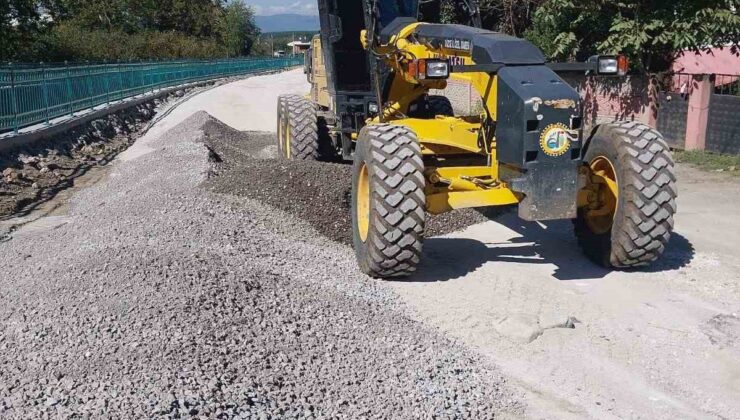 Düzce İl Özel İdaresi Aydınpınar’da asfalt öncesi altyapı çalışmalarını sürdürüyor