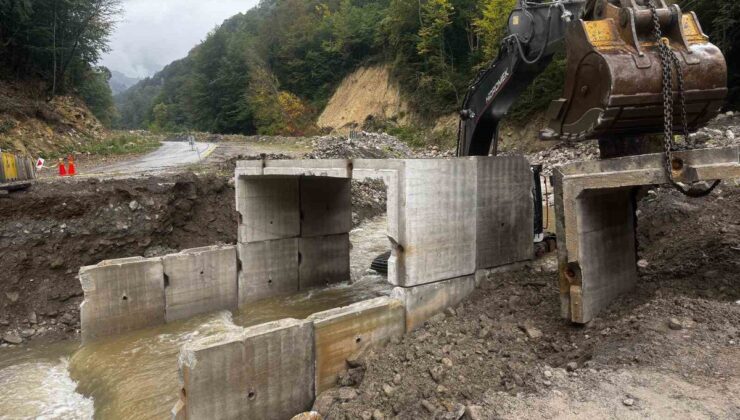 Düzce İl Özel İdaresi, Samandere Köyü yolunda boru yerine 4 kutu menfez yerleştirdi