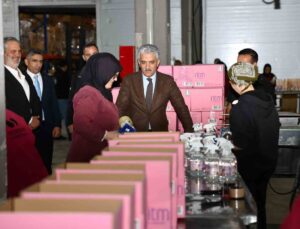 Düzce Valisi Makas, Yeni Taşköprü’deki kozmetik fabrikasının üretim hattını inceledi