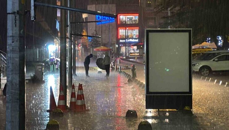 Düzce’de sağanak yağış gece şiddetlendi, hafta boyunca aralıklarla sürmesi bekleniyor