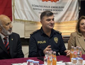 Edirne Emniyet Müdürü, 93 yaşındaki emekli başkomisere plaket takdim etti