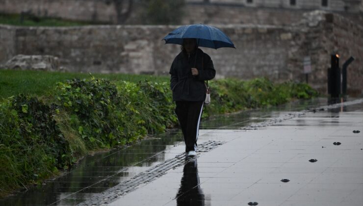 Edirne, Kırklareli ve Tekirdağ’da sağanak cadde ve sokakta su birikintisi oluşturdu