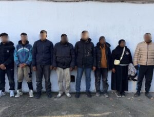 Edirne Uzunköprü’de 23 kaçak göçmen yakalandı, araç sürücüsü tutuklandı