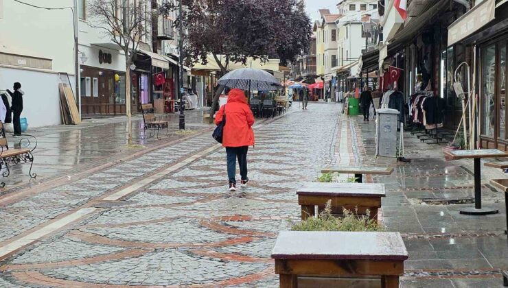 Edirne’de sonbahar yağmurları etkili oluyor, yarın da sürmesi bekleniyor