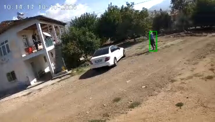 Elazığ Baskil’de Nuri Toğantemur, kovan bakımında arı saldırısına uğrayıp yaralandı