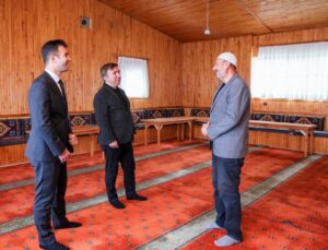 Erzincan Valisi Aydoğdu, Soğukoluk’taki Darü’s Selam Gençlik Merkezi’ni ziyaret etti