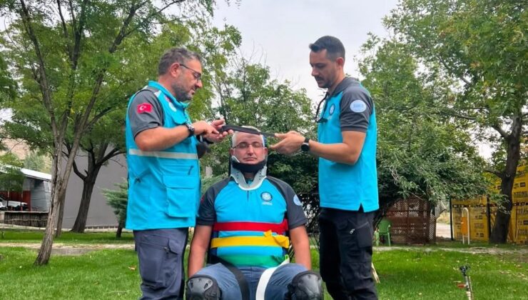 Erzincan’da 20 UMKE gönüllüsü temel ve medikal kurtarma eğitimi aldı