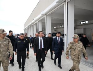 Erzurum Valisi Baruş Karayazı’da öğretmenevi inşaatını inceledi