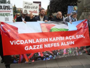 Erzurum’da hekim ve sağlık çalışanları 154. haftada Gazze için yürüdü
