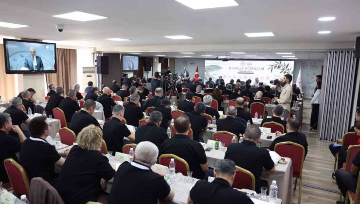 Eskişehir Sağlık Müdürü Bildirici, İzmir’deki sağlık müdürleri toplantısına katıldı