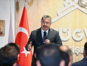 Eskişehir Valisi Erdinç Yılmaz, TÜGVA ziyaretinde gençlerin sorularını yanıtladı